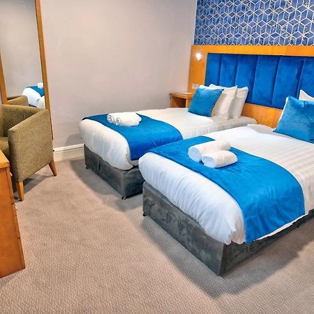 The Bridge Hotel Thrapston  Extérieur photo