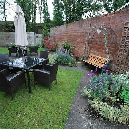 The Bridge Hotel Thrapston  Extérieur photo