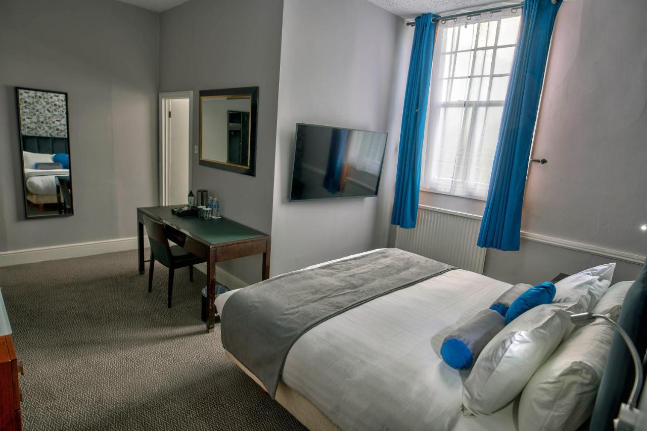 The Bridge Hotel Thrapston  Extérieur photo