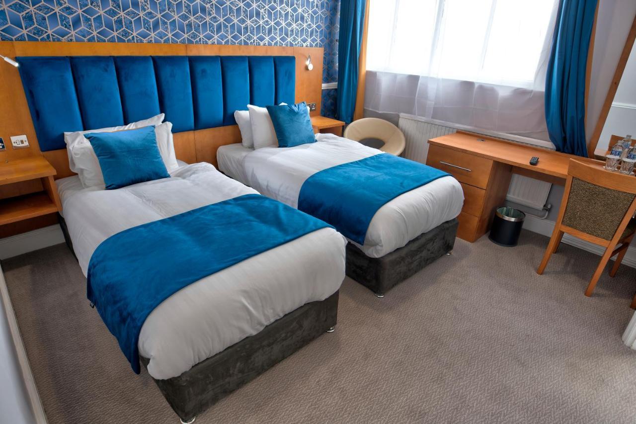 The Bridge Hotel Thrapston  Extérieur photo