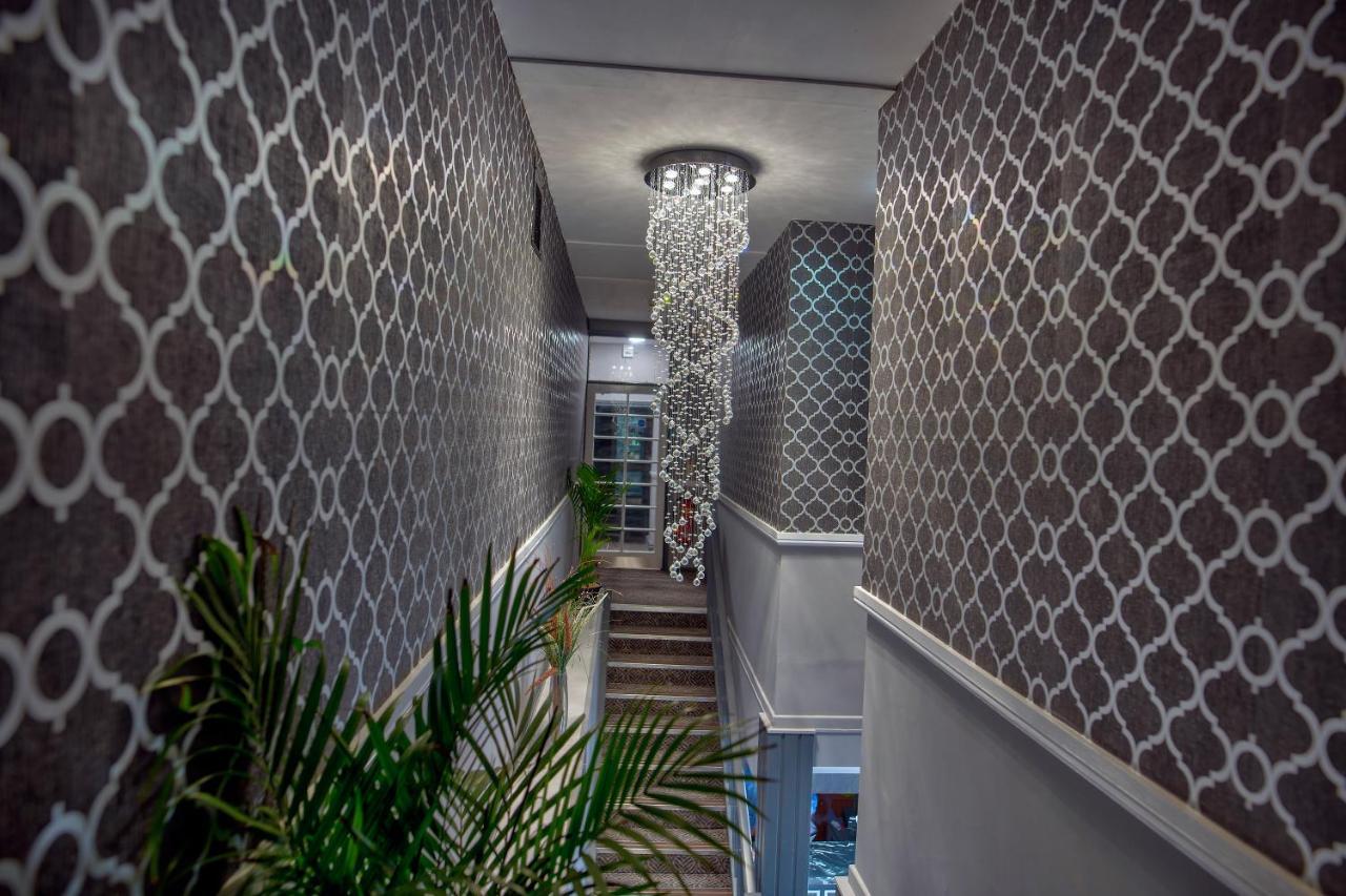 The Bridge Hotel Thrapston  Extérieur photo