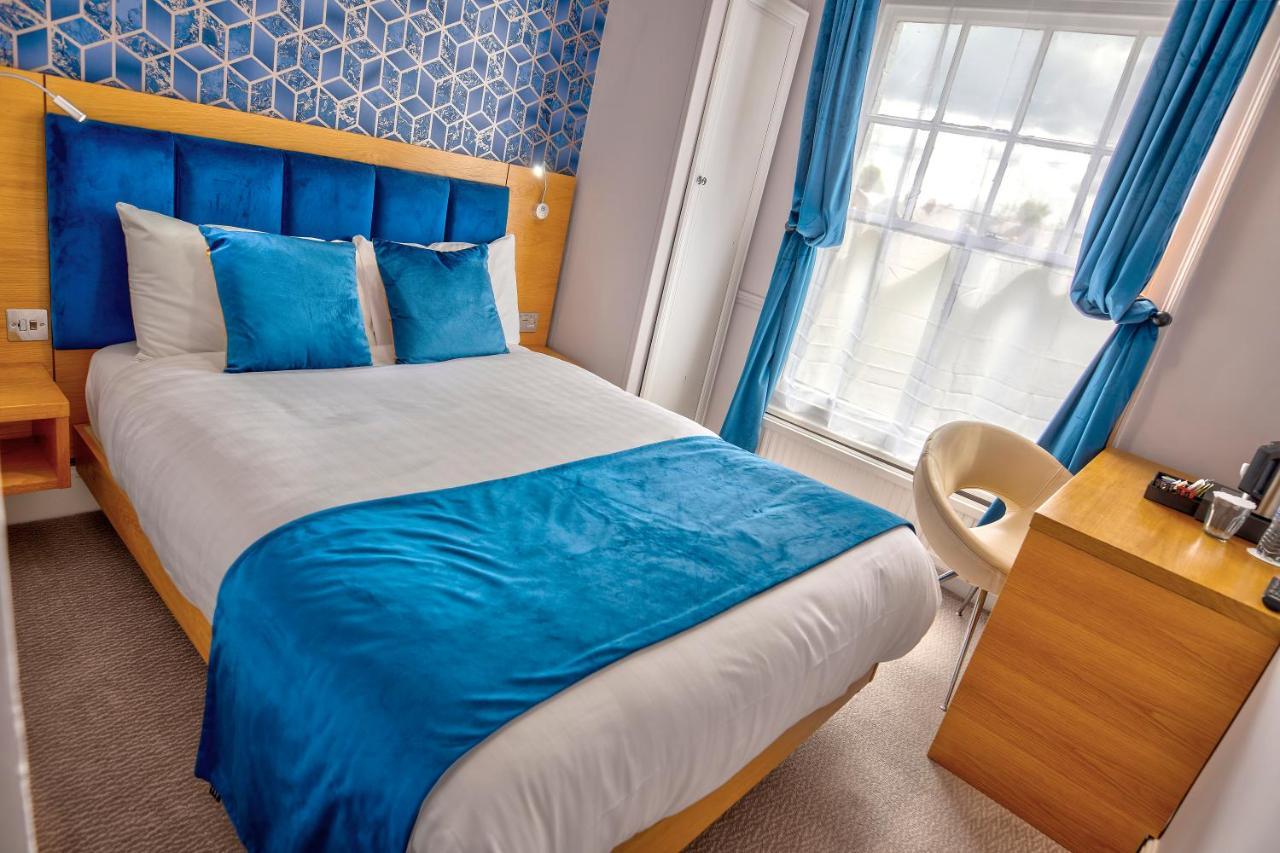 The Bridge Hotel Thrapston  Extérieur photo