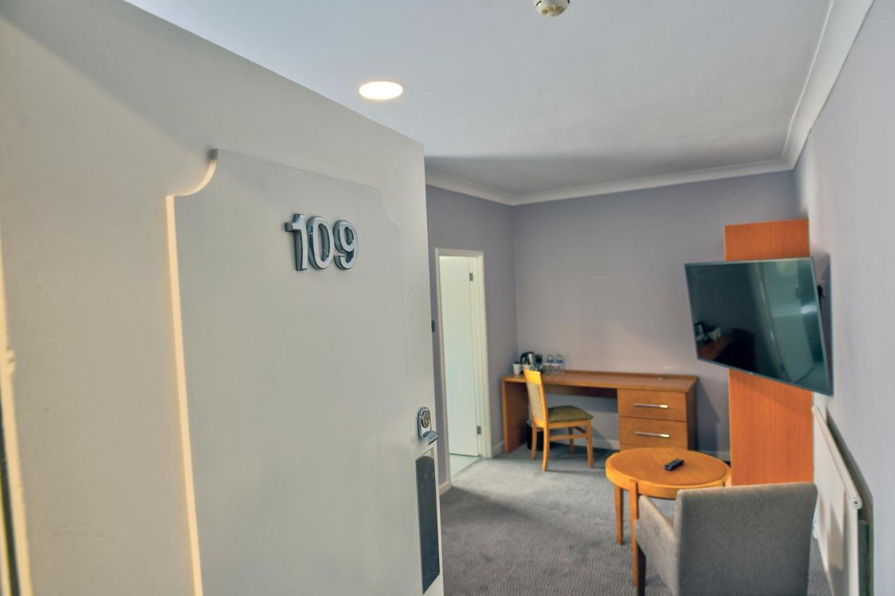 The Bridge Hotel Thrapston  Extérieur photo