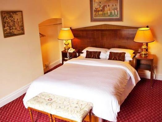 The Bridge Hotel Thrapston  Extérieur photo