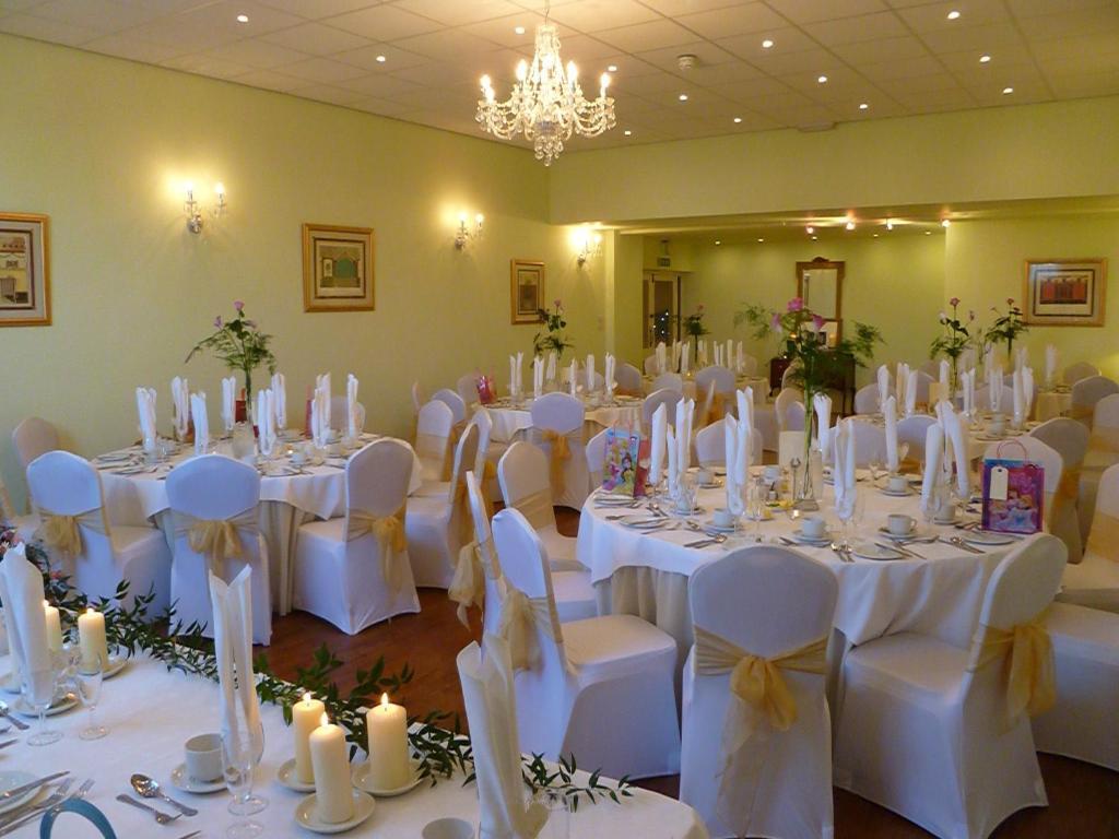The Bridge Hotel Thrapston  Extérieur photo