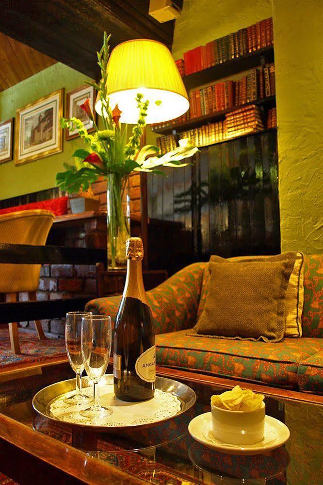 The Bridge Hotel Thrapston  Extérieur photo